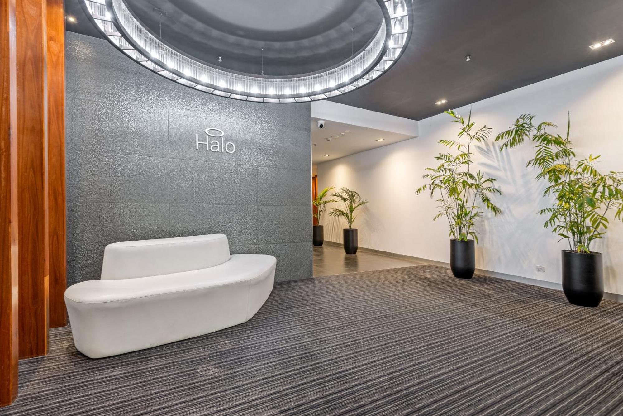 Complete Host Halo Apartments Melbourne City Exterior foto